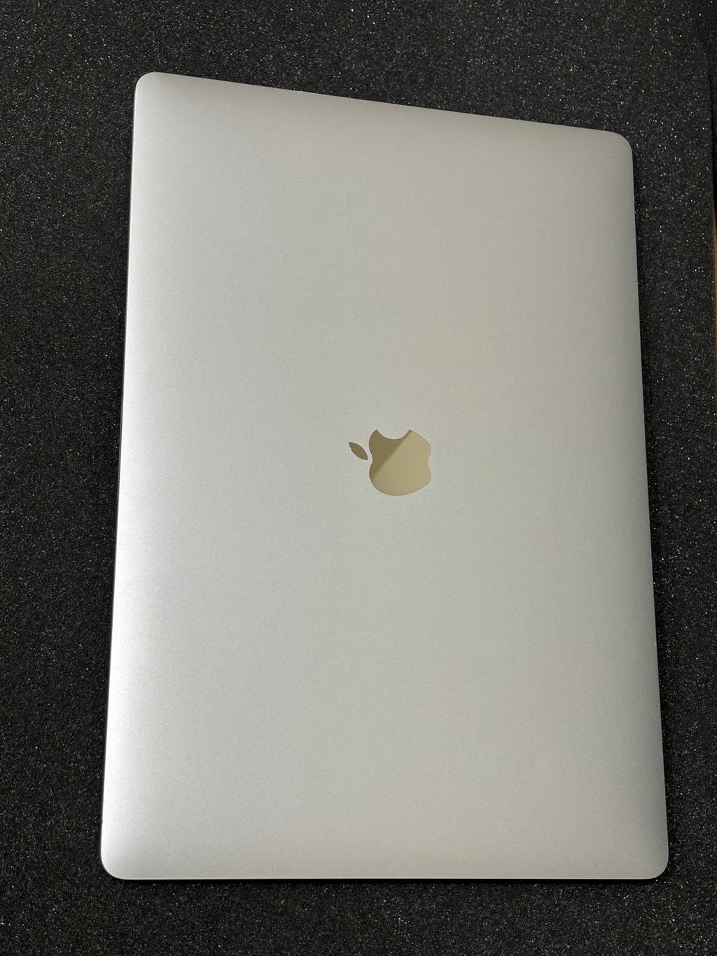 MacBook Pro 16 2019 i7 32gb RAM 512 gb ssd silver 6B96