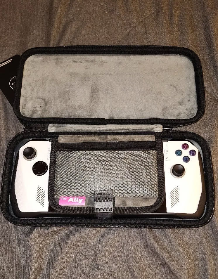 ASUS rog ally z1 extreme with Accessories 2H31