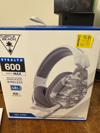 Xbox one series x w/extras 1C87