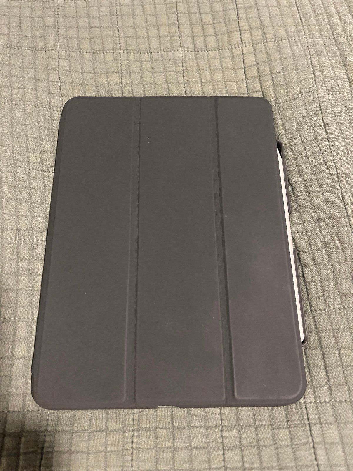 iPad Pro 3rd Gen (A1980) 64 GB Space Gray with Apple Pencil 2nd Gen 6A12
