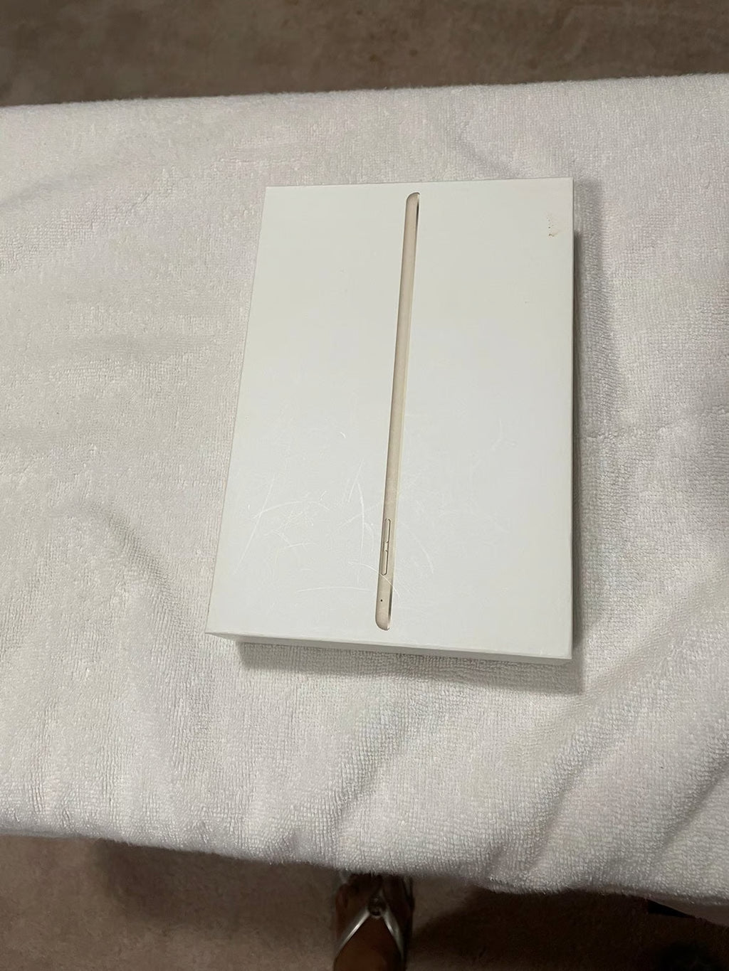 Apple iPad Mini 4th Generation 64 GB in Gold 6P77