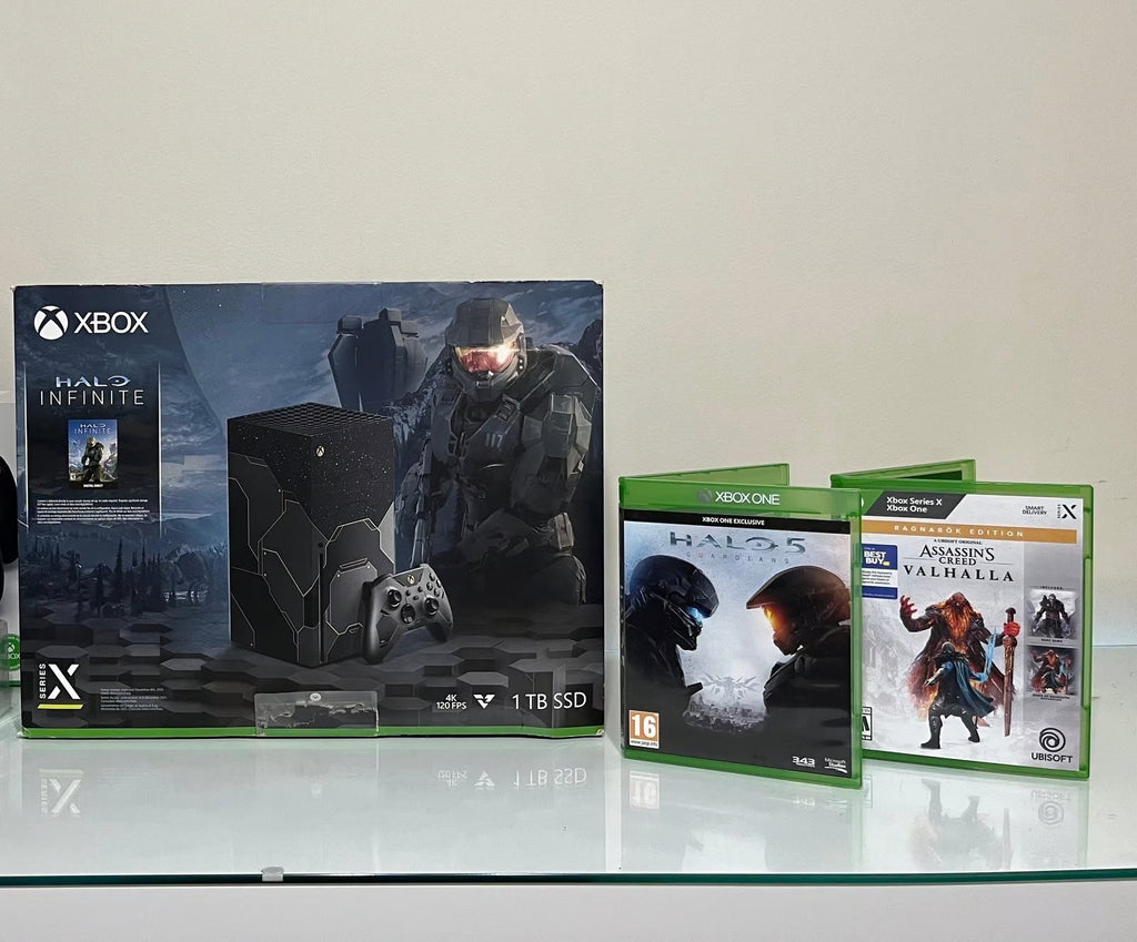 Xbox Series X Halo Edition + 2 games - Like New 9G37