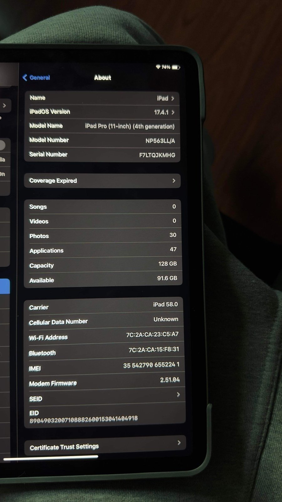 Apple iPad Pro 4th Generation M2 128 GB Silver Cellular w/ Logitech kb case 2P79