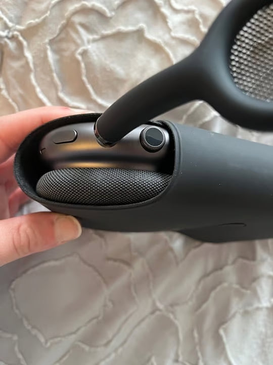 Apple AirPod Max Headphones Bundle 6R86