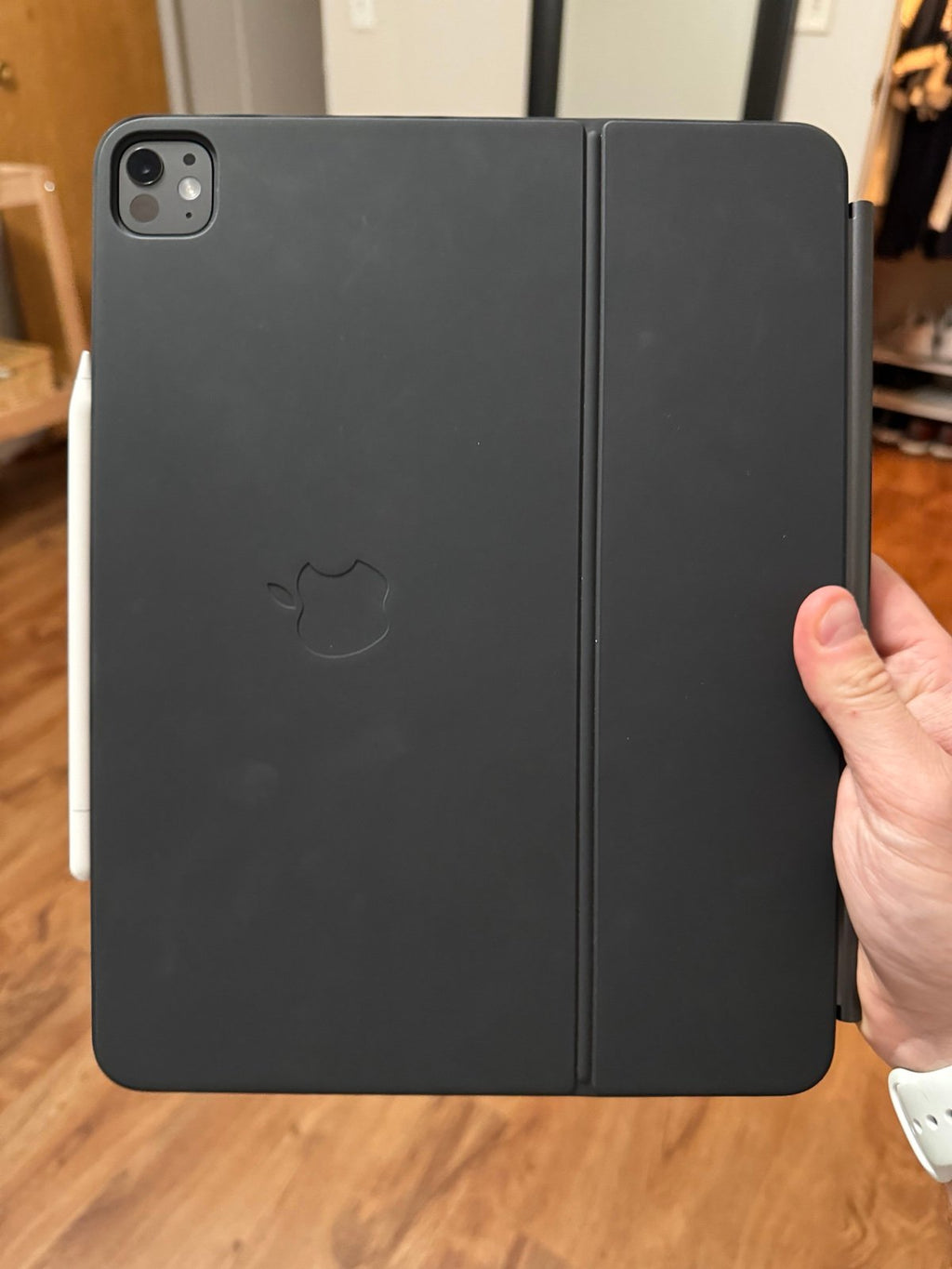 Apple iPad Pro 2024 M4 13�?256gb WiFi Model with Magic Keyboard and Apple Pencil 2P77