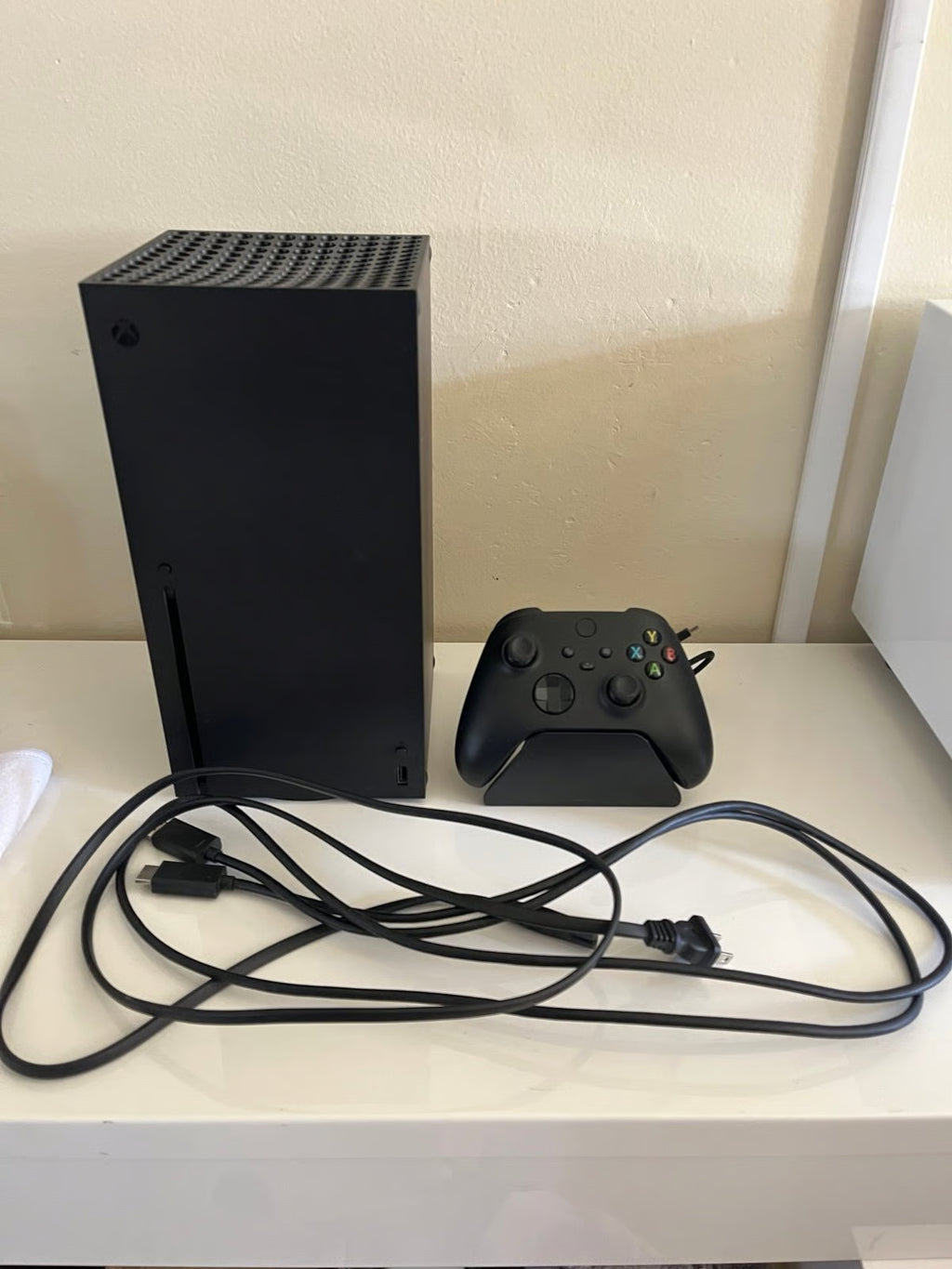 Xbox Series X with controller and rechargeable razer battery 3H83