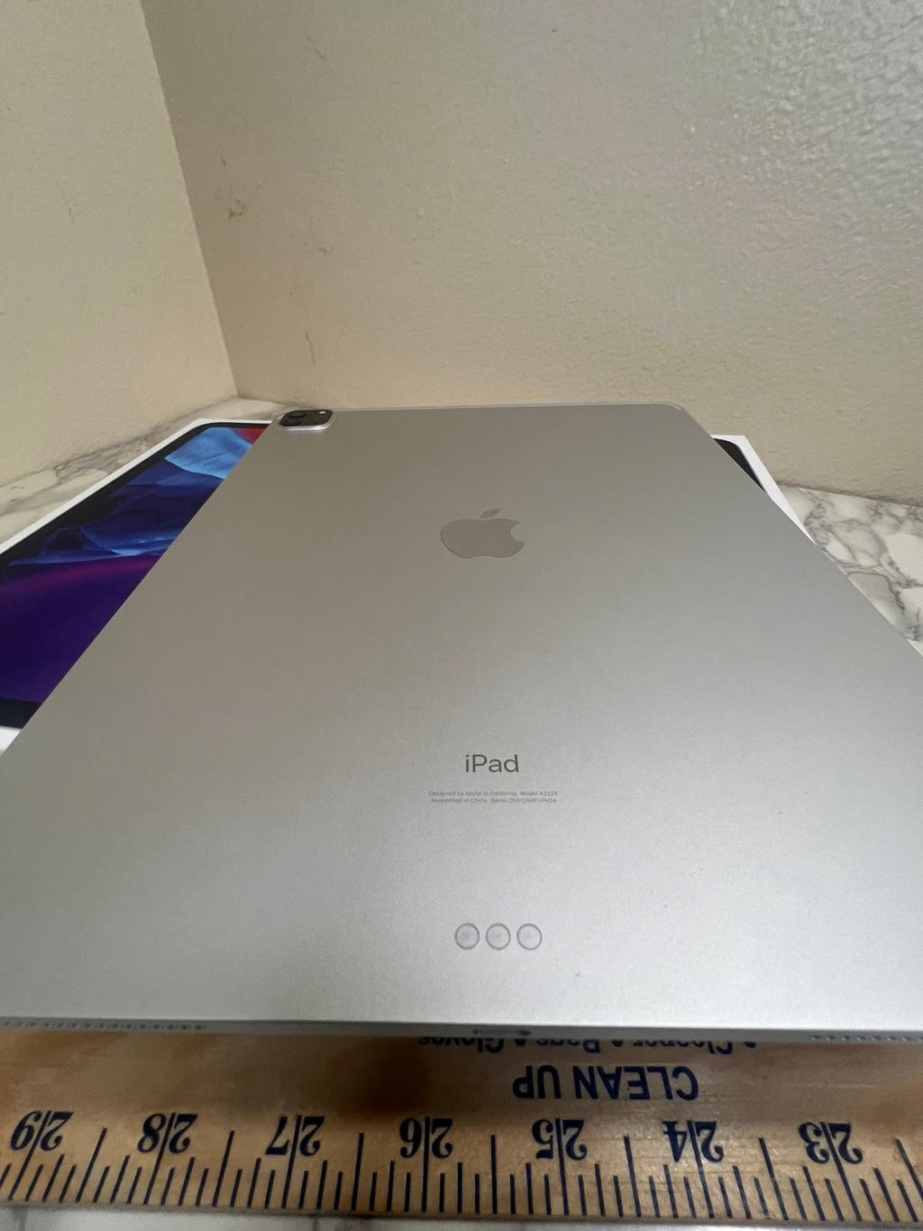 Apple iPad Pro 12.9 4th Gen 128 GB/ Magic Keyboard 5W86