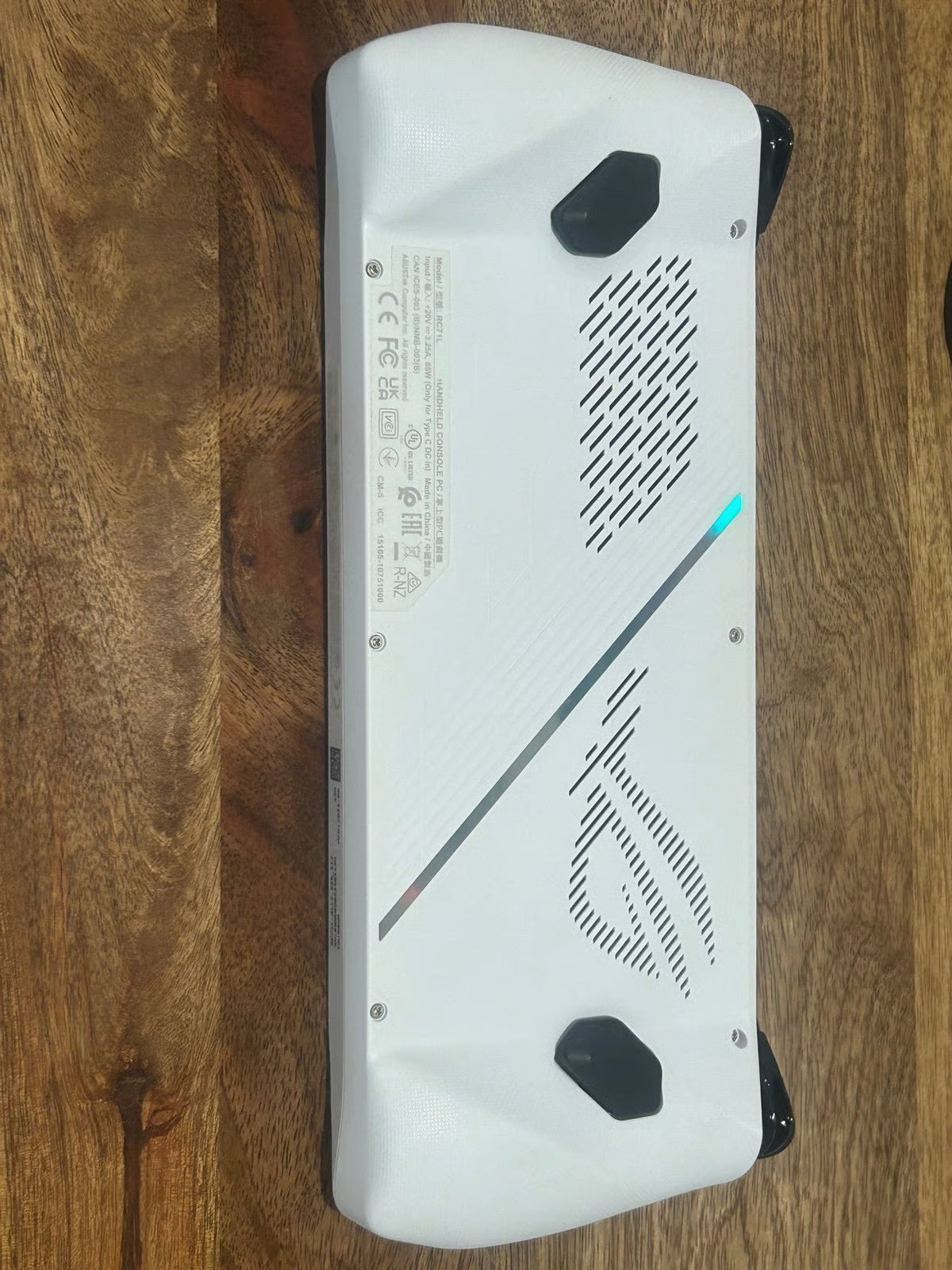 Asus Rog Ally z1 extreme 8M23