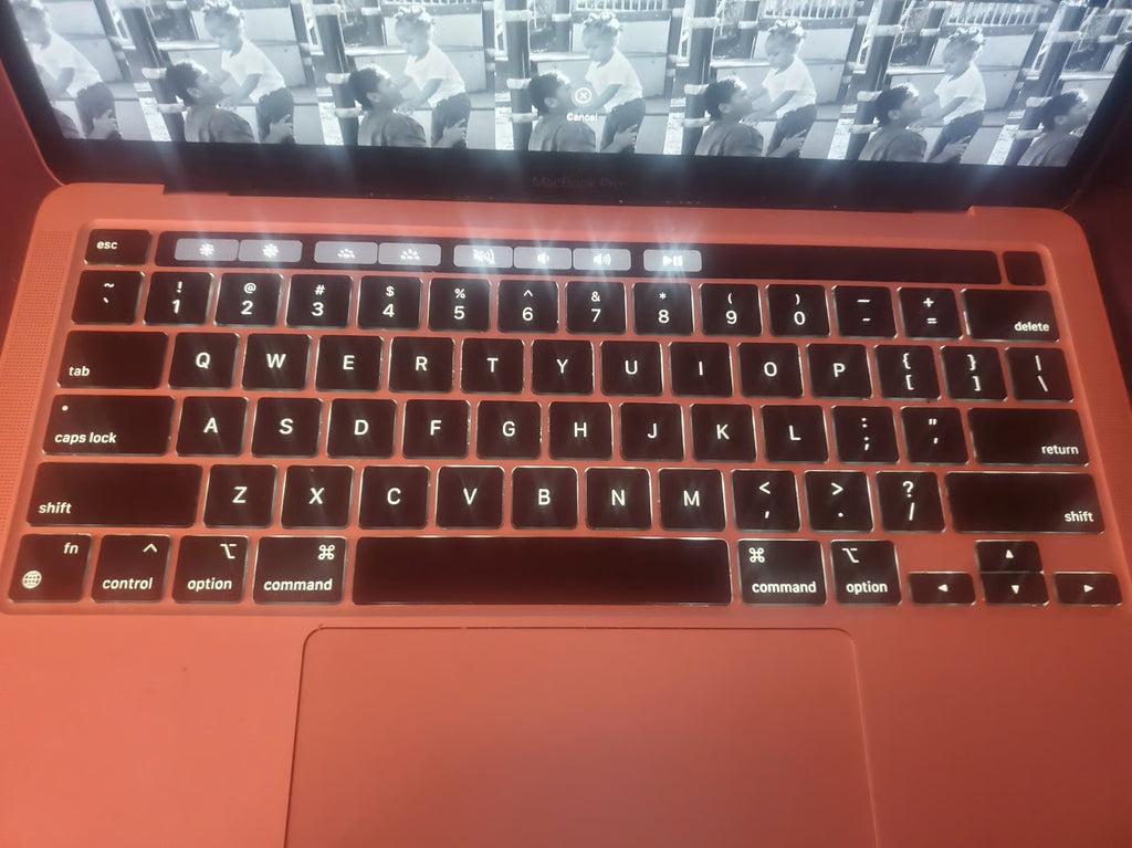 Macbook Pro m1 2020 8U78
