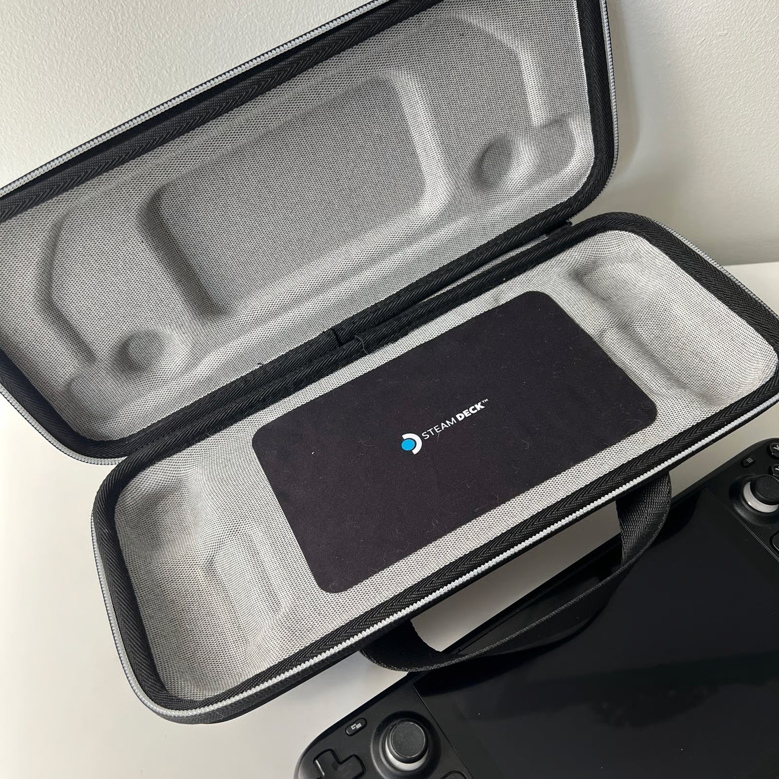 Valve Steam Deck 512GB with case - Mint Condition 5O62