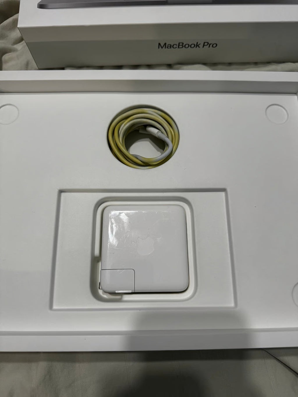 MacBook Pro M1 13 inch 16GB RAM/1TB SSD 8E71