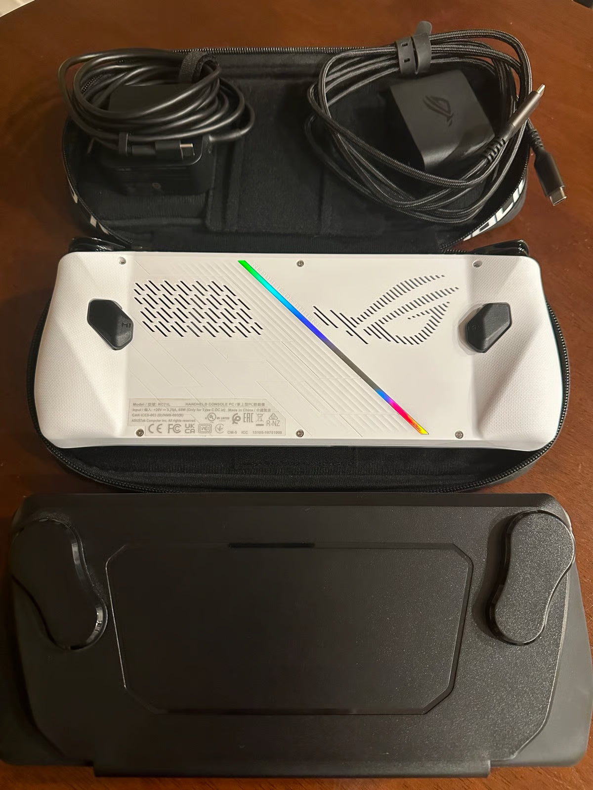 ASUS - ROG Ally 7"" 120Hz FHD 1080p Gaming Handheld - AMD Ryzen Z1 Extreme Proces 6H53