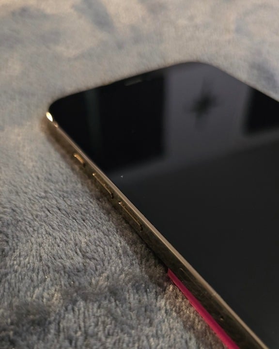 Apple iPhone 12 Pro Max 256GB Unlocked - Gold 7D53