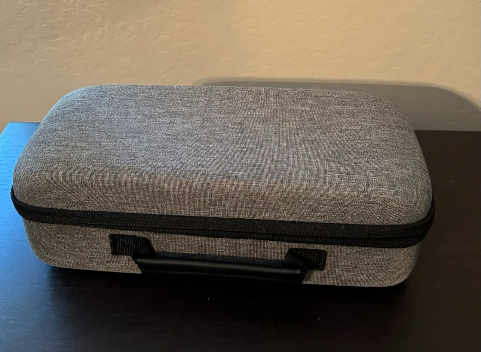 Asus ROG Ally Z1 Extreme with Case and Docking Station 8Z69