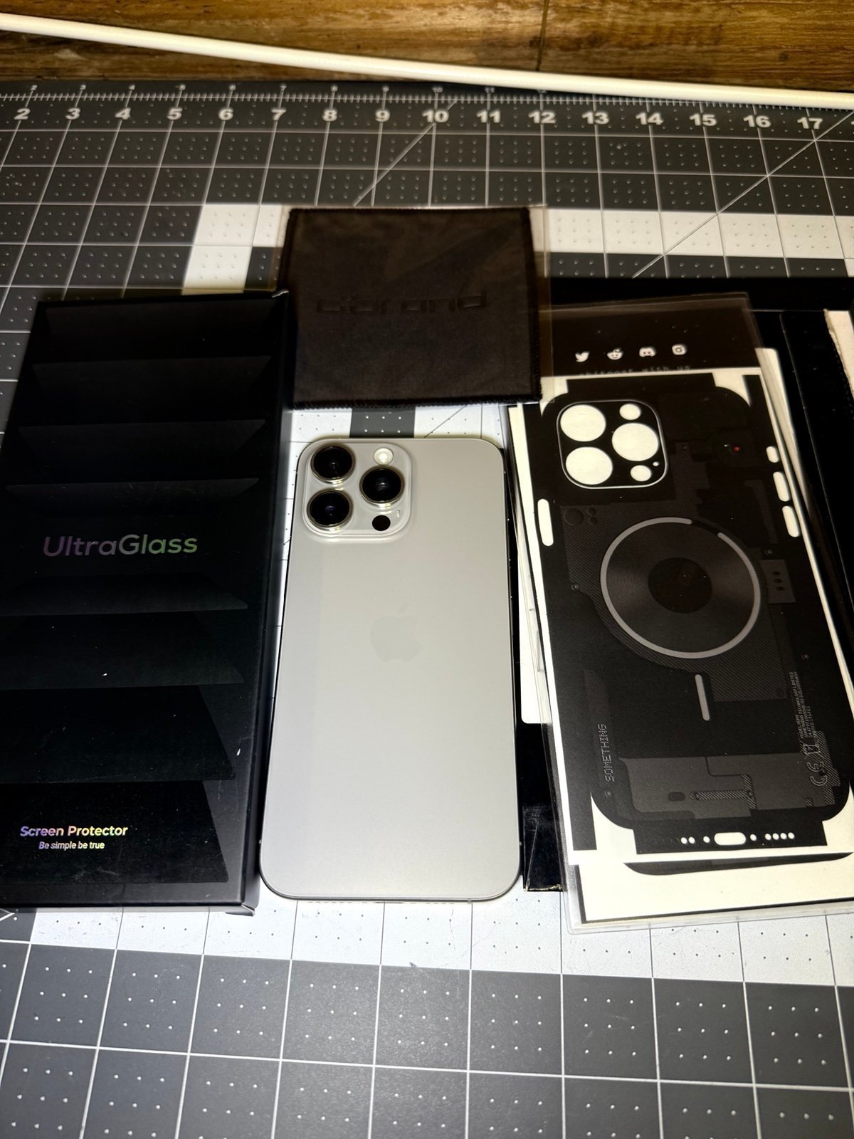 iPhone 15 pro max unlocked 9J11