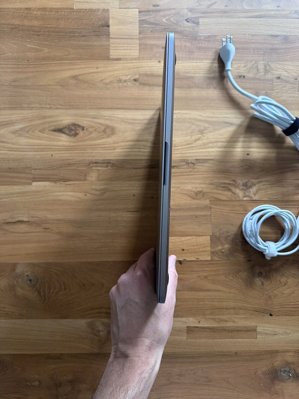 2019 MacBook Pro TouchBar Retina 13鈥?A2159 SpaceGray 1.4 GHZ 16GBRam 500 GB SS 8C33