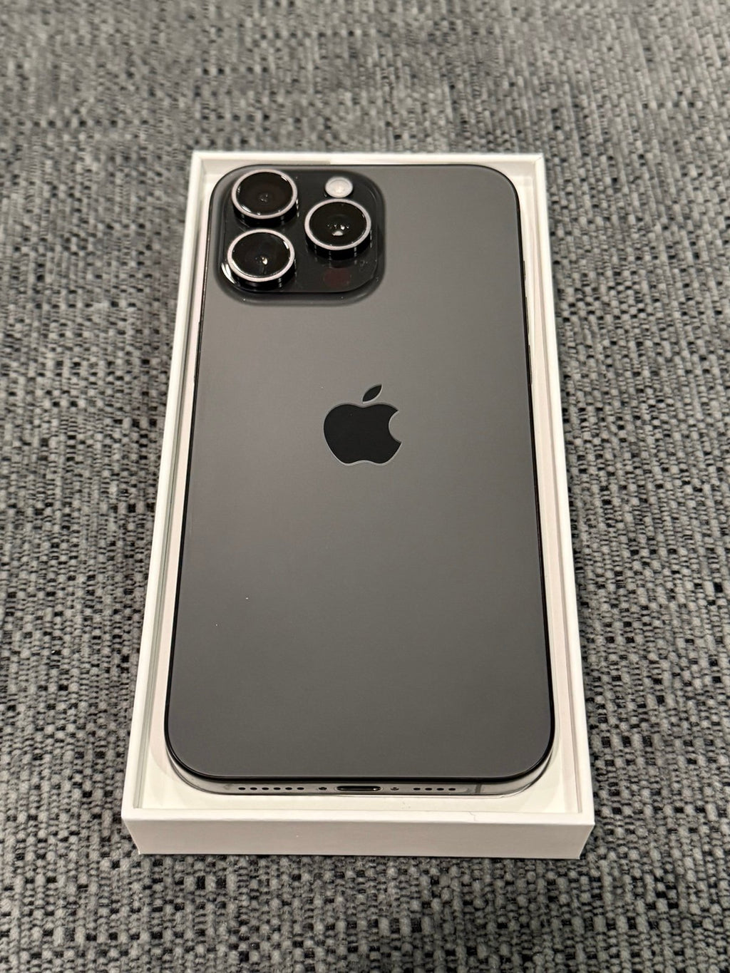iPhone 15 Pro Max 512GB Black Titanium 7A52