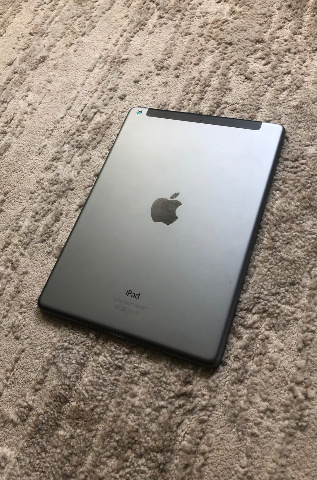 iPad Air Black 32 GB 7H12