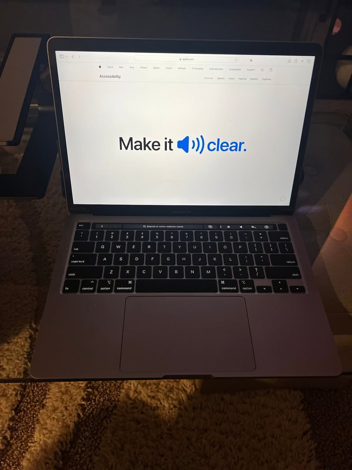 Apple MacBook Pro with Touch Bar screen !! 2W72