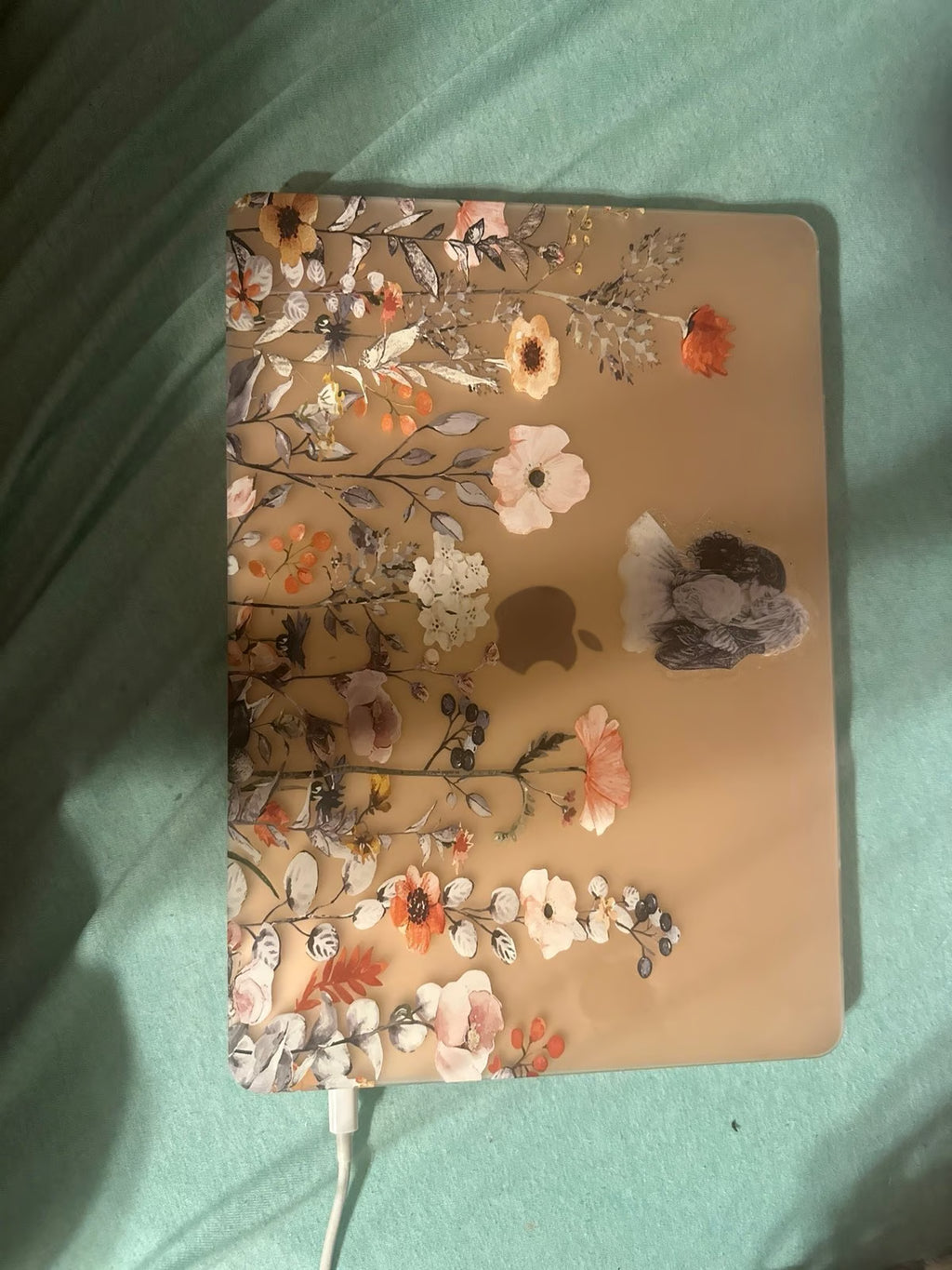 macbook air 2020 rose gold m1 upgraded and have original box 8O86