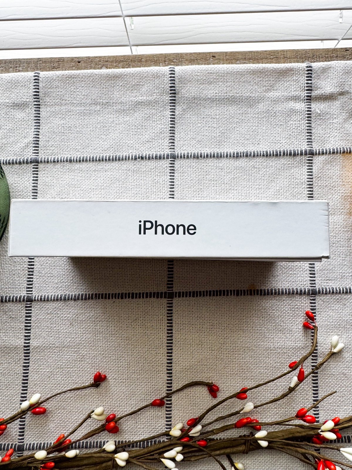 Black Titanium IPhone 15 pro 128gb (unlocked) 7V99