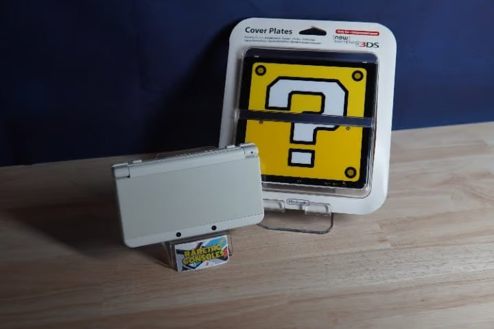 RARE New Nintendo 3DS No.046 (Question Block) With 32GB, Charger, Pok茅mon Bank