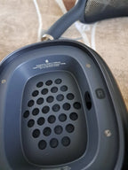 Airpods max with smart case 6V32