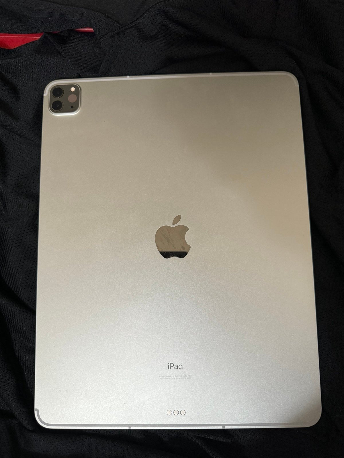 iPad Pro 12.9 inch 5th generation 9T75
