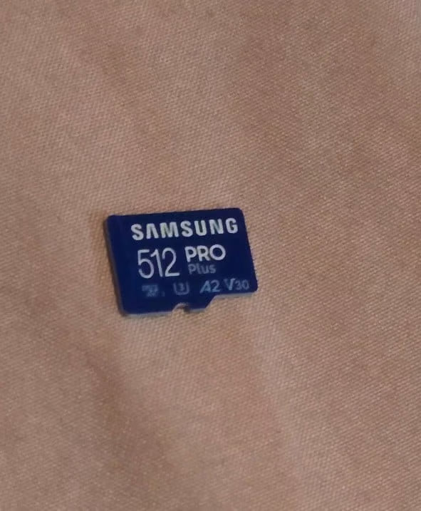 Steam Deck 64gb with 512 micro as card and case 9R21