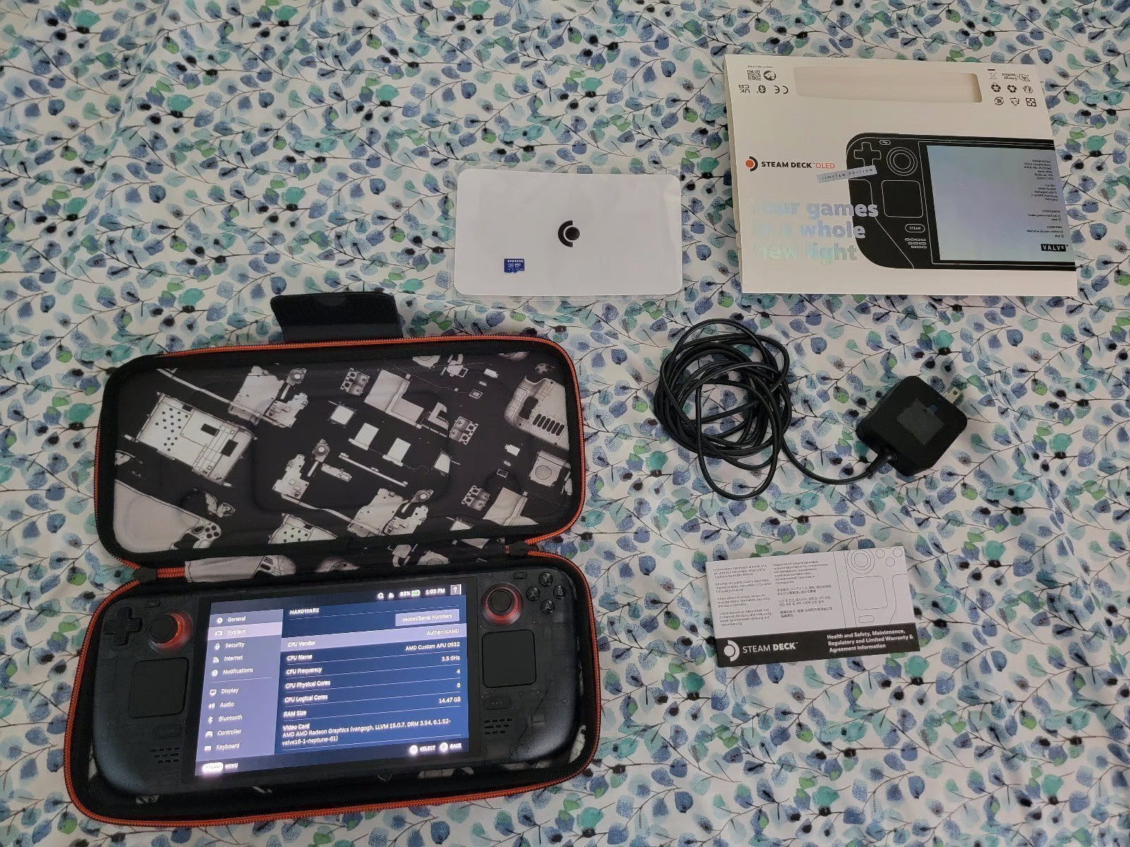 Steam Deck OLED Limited Edition 1TB with Valve Steam Deck Docking Station 9Q52