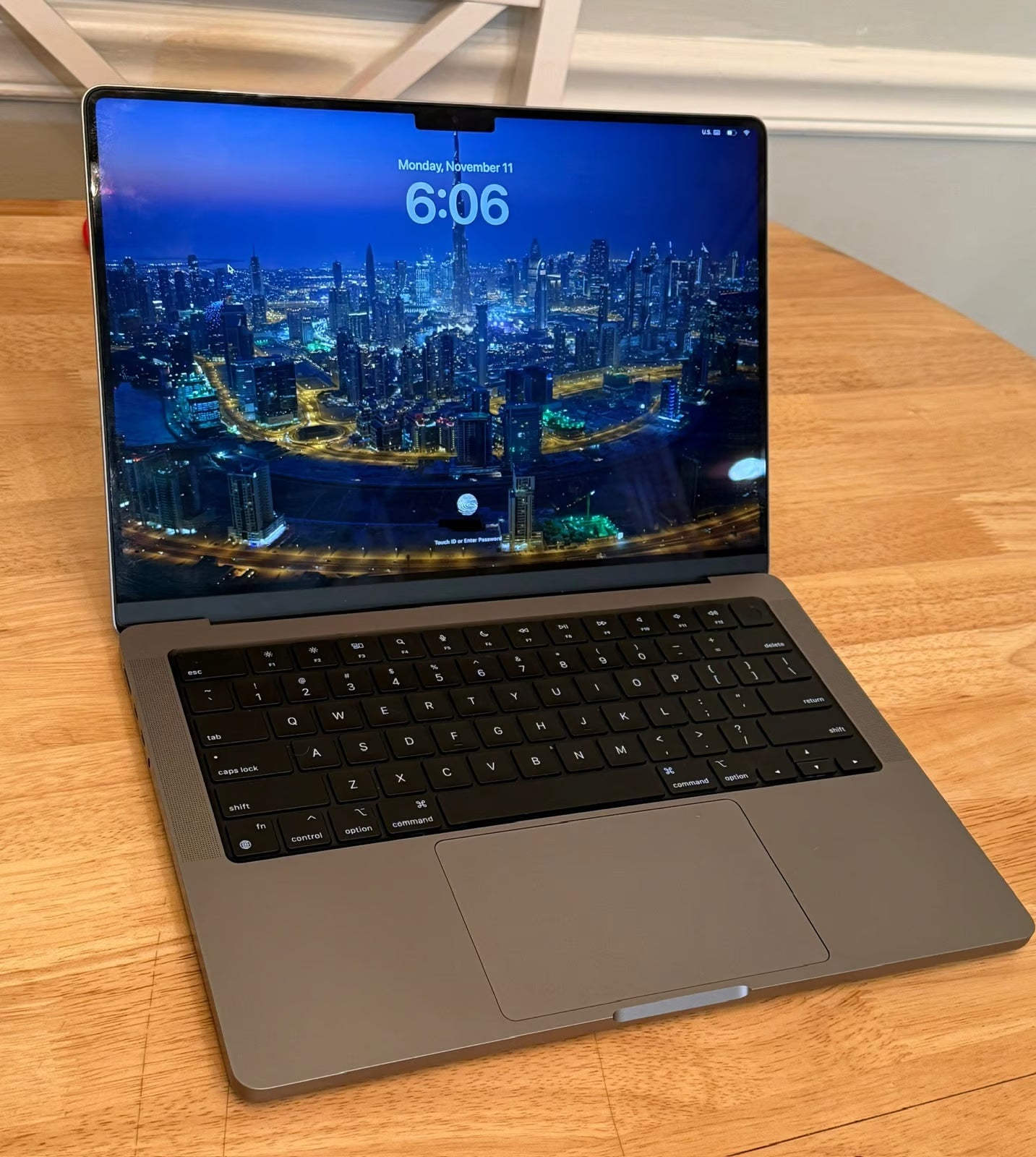 Macbook Pro 14鈥?Space Gray M1 Pro 2021 512GB 7Z55