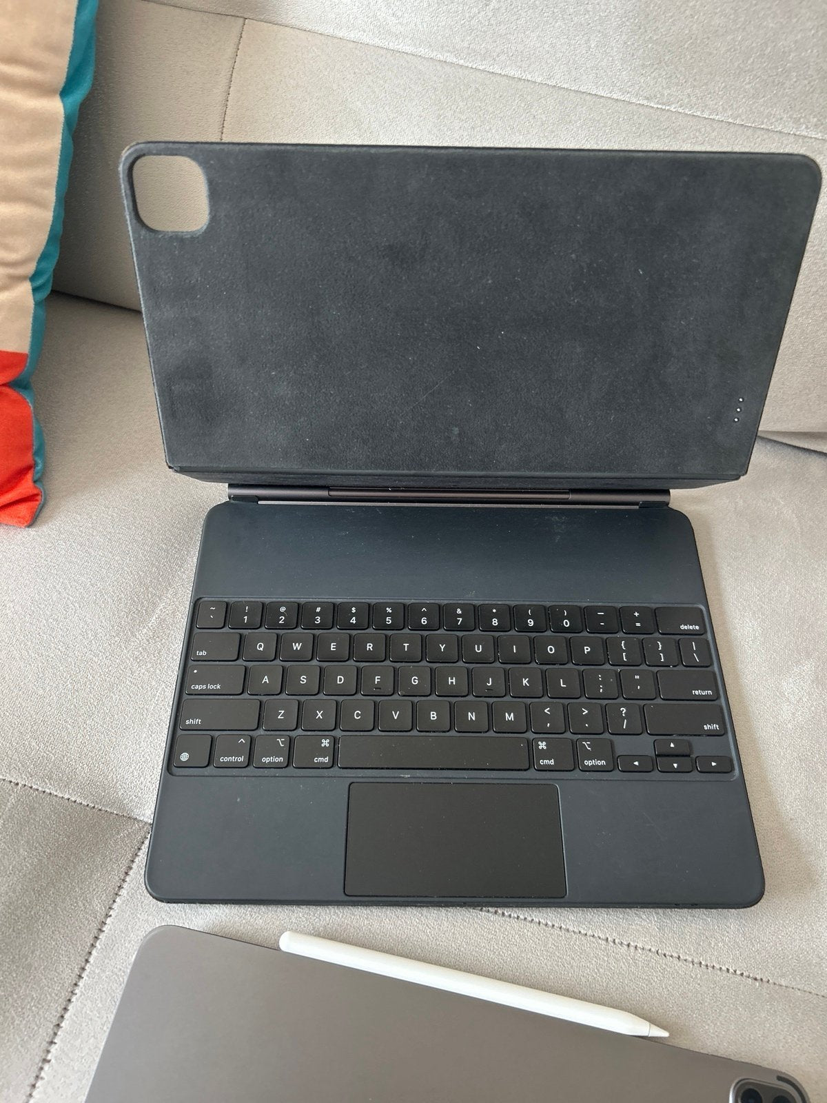 Apple iPad Pro 4th Generation 128 GB 12.9in with Apple Pencil and Magic Keyboard 8U88