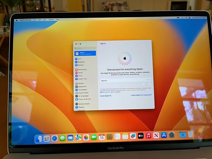 MacBook Pro 16 inch 2019 i9 16GB 1TB - Like New 5C96