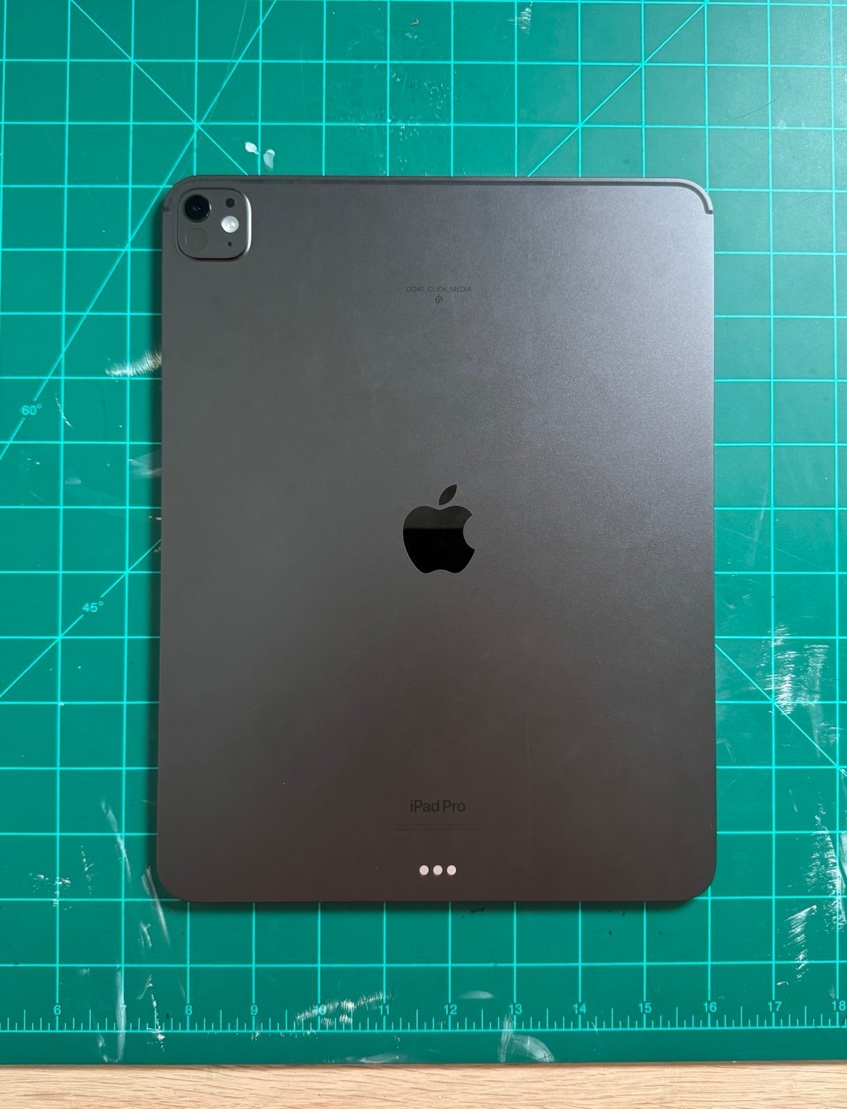 iPad Pro 13�?(M4) + Magic Keyboard!! 7L31