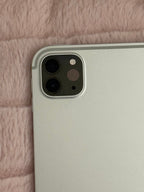 iPad Pro 12.9�?(6th Gen) - Great Condition + Keyboard 6M66