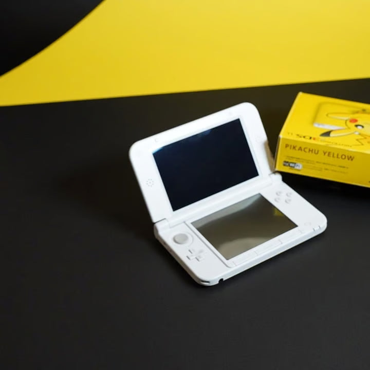 Nintendo 3DS XL Pokemon Yellow (Pikachu) Edition W/ Box, 32GB & 70+ Games