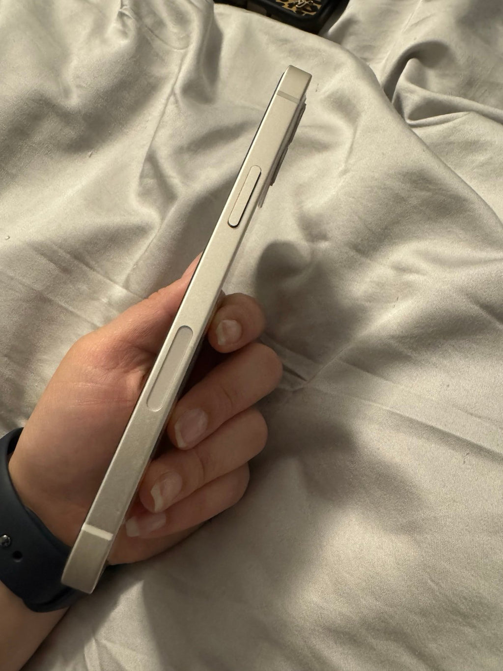 Apple iPhone 12 64 GB in White for Unlocked 6Y56