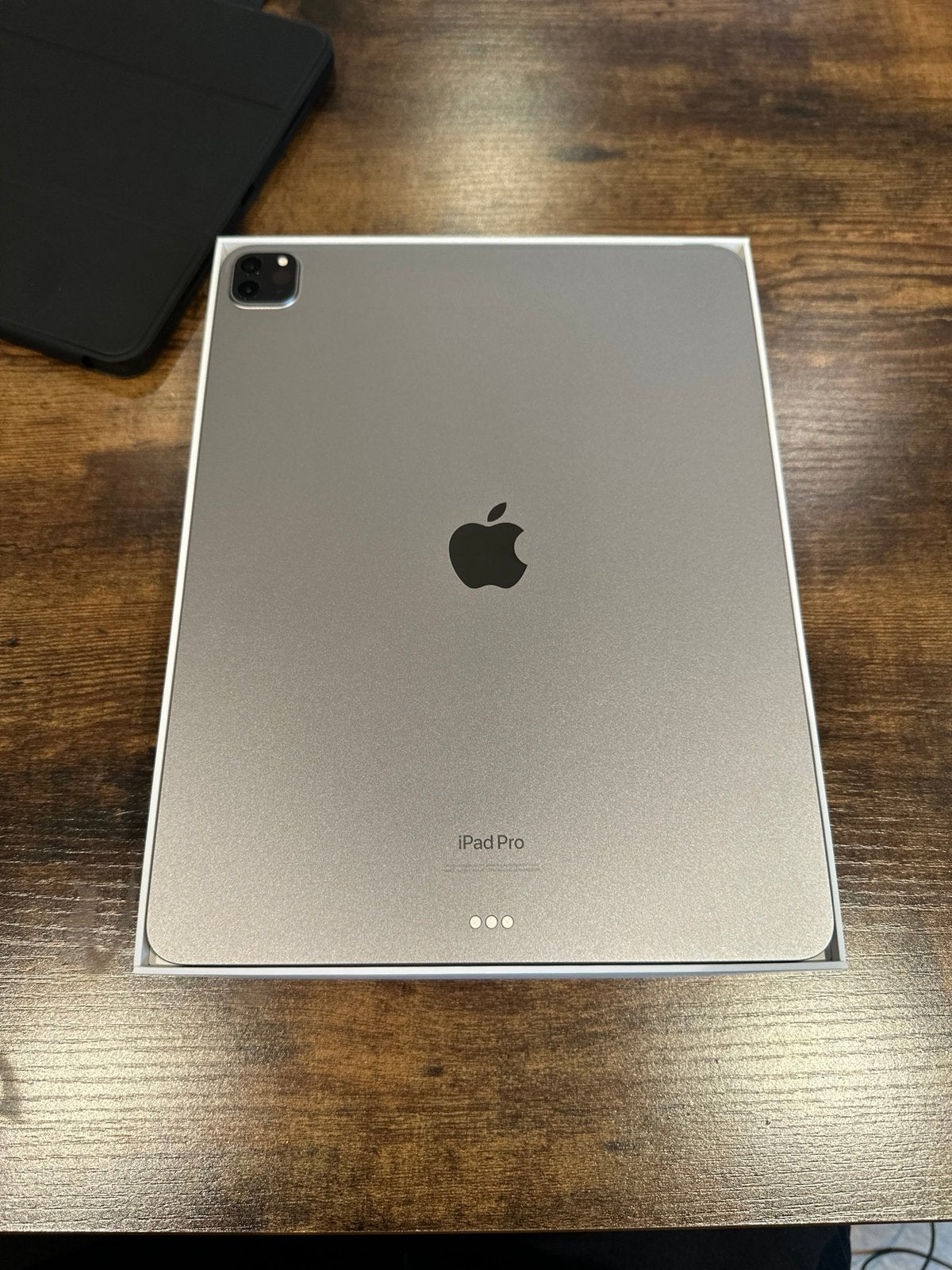 iPad Pro 2022 12.9 inch 1TB w/ Apple Pencil 5Y51