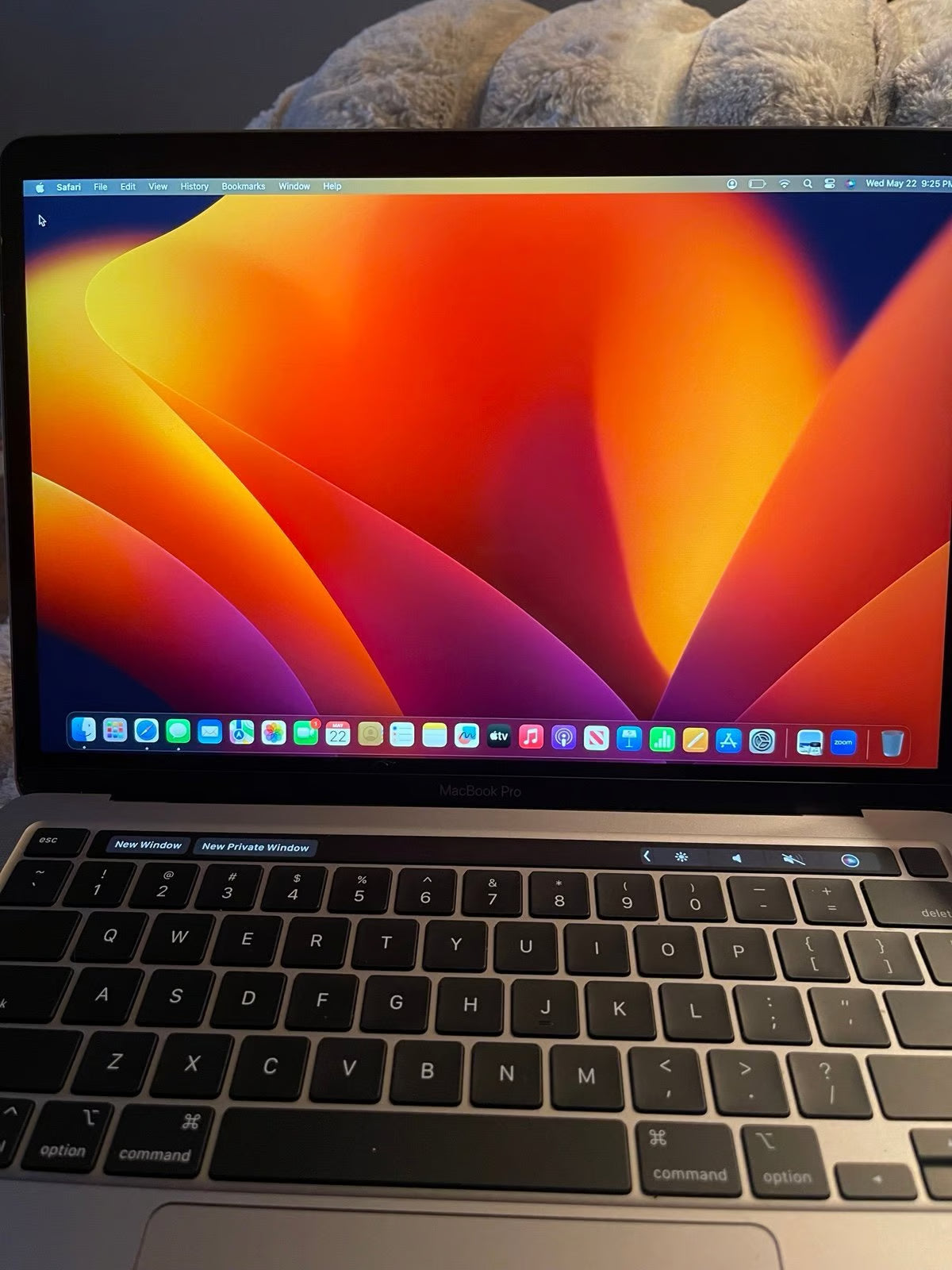 MacBook Pro 9J83