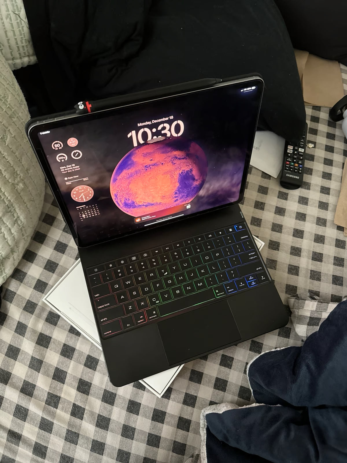 ipad pro 6th gen 2tb 12.9 6O76