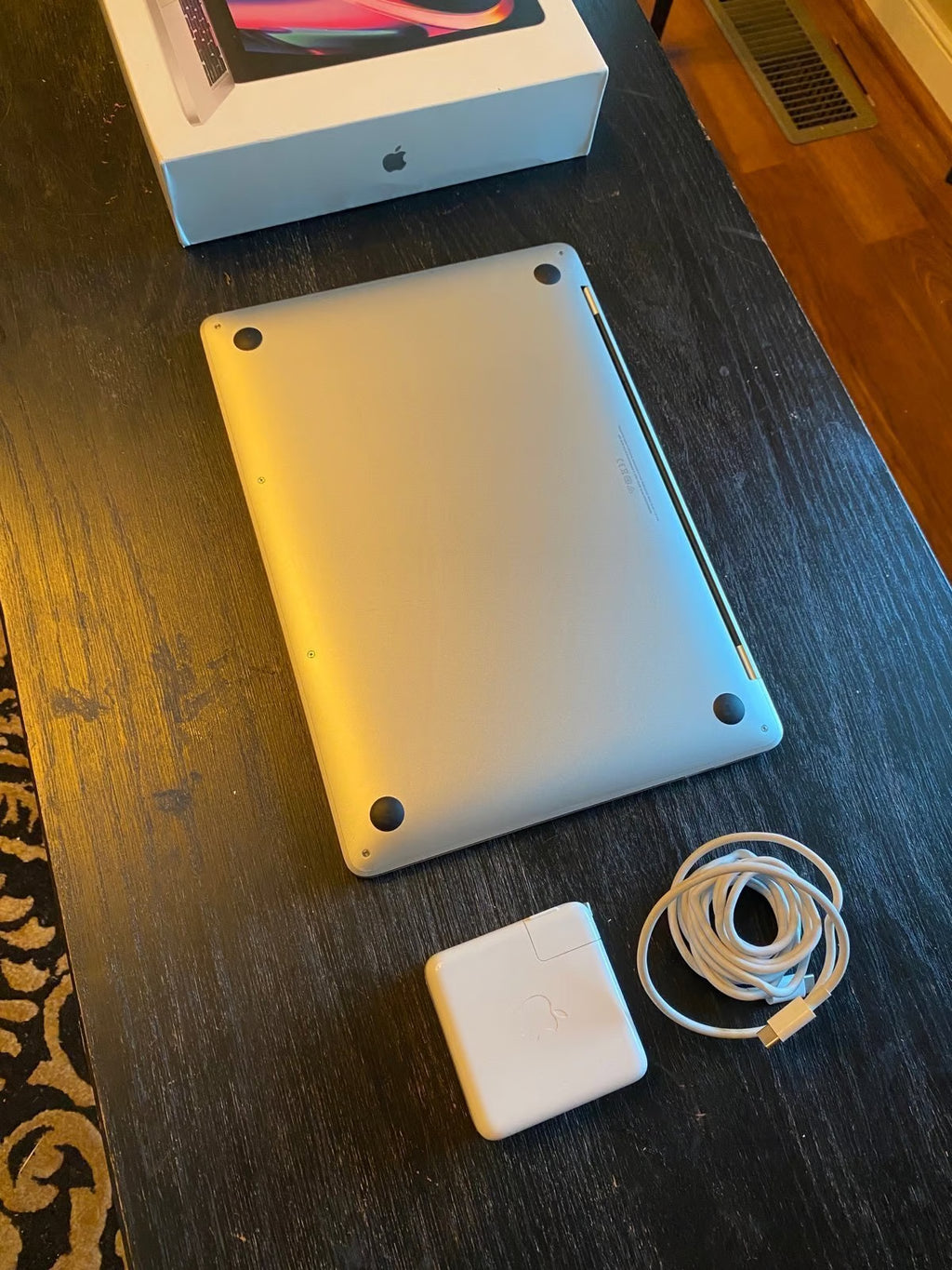 MacBook Pro with Touch Bar M1 2020 | 256gb SSD(Fast) 1M38