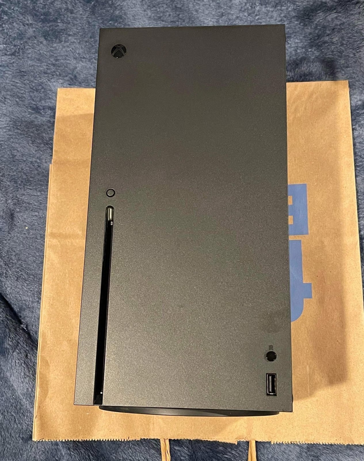 Microsoft Xbox Series X 1TB Video Game Console - Black with original box 7H35