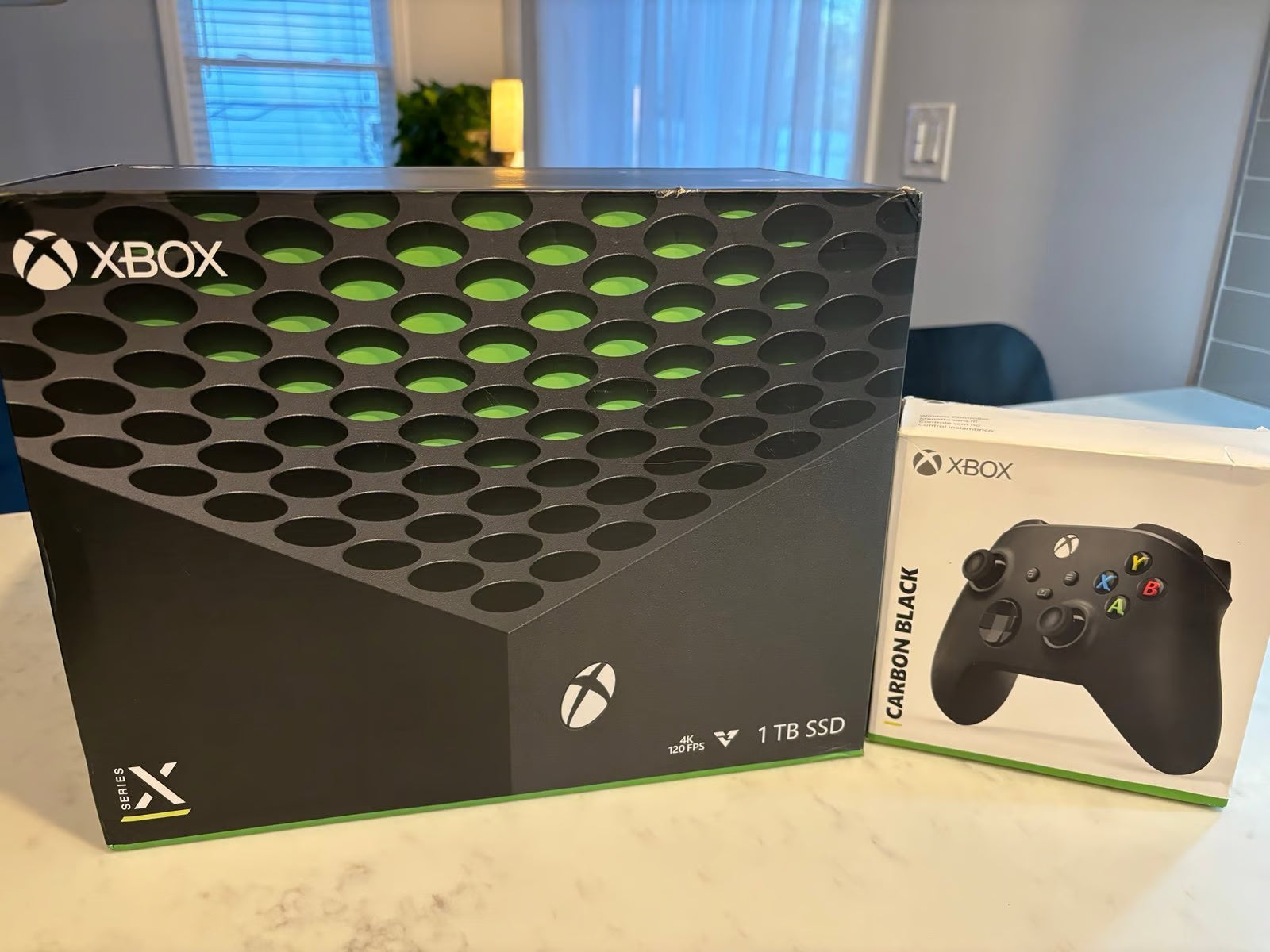 Xbox Series X + Second Controller - MINT condition! 6V11