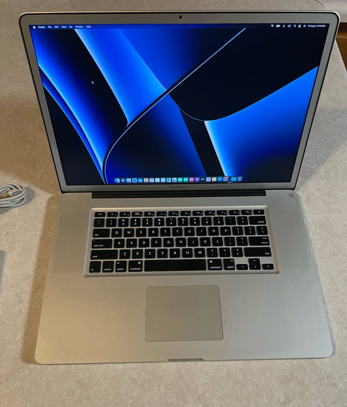 Upgraded Apple MacBook Pro 17鈥?i7/16GB/1TB SSD + Charger & Loaded! 2R18
