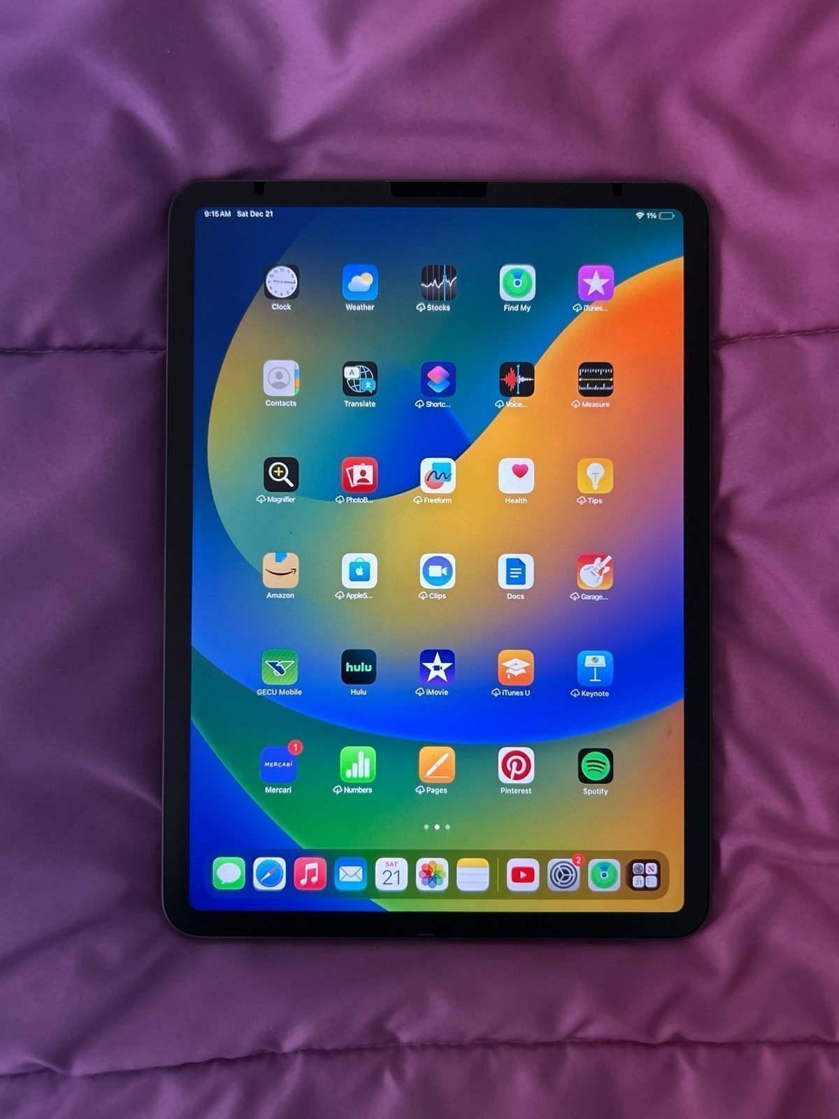 2018 Apple 11-inch iPad Pro Wi-Fi 256GB - Space Gray (3rd Generation) + Case 1G89