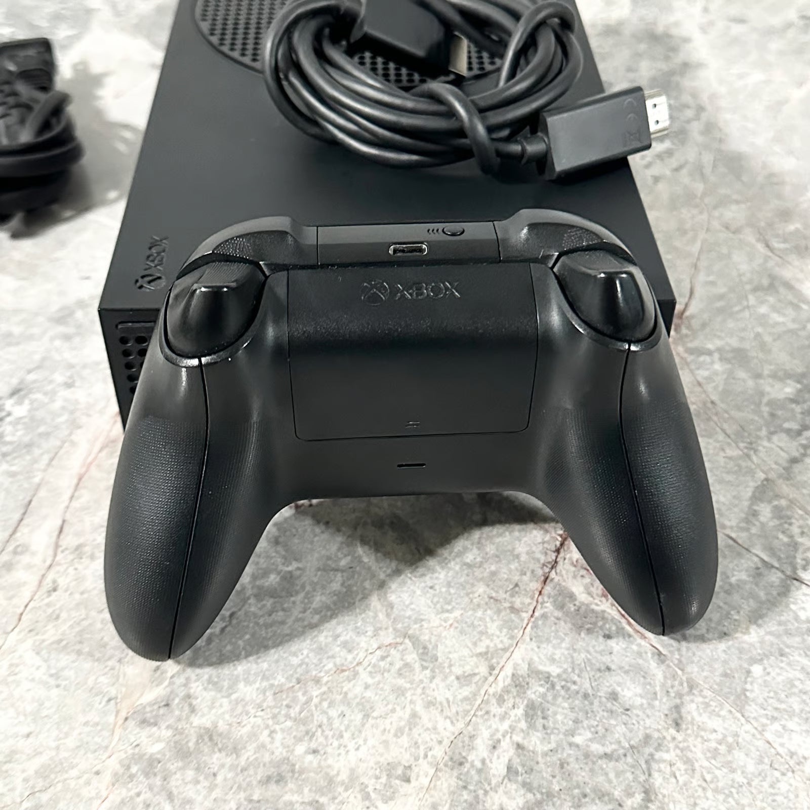 Microsoft Xbox Series S 1TB All-Digital Console (Disc-Free Gaming) - Black 8C58