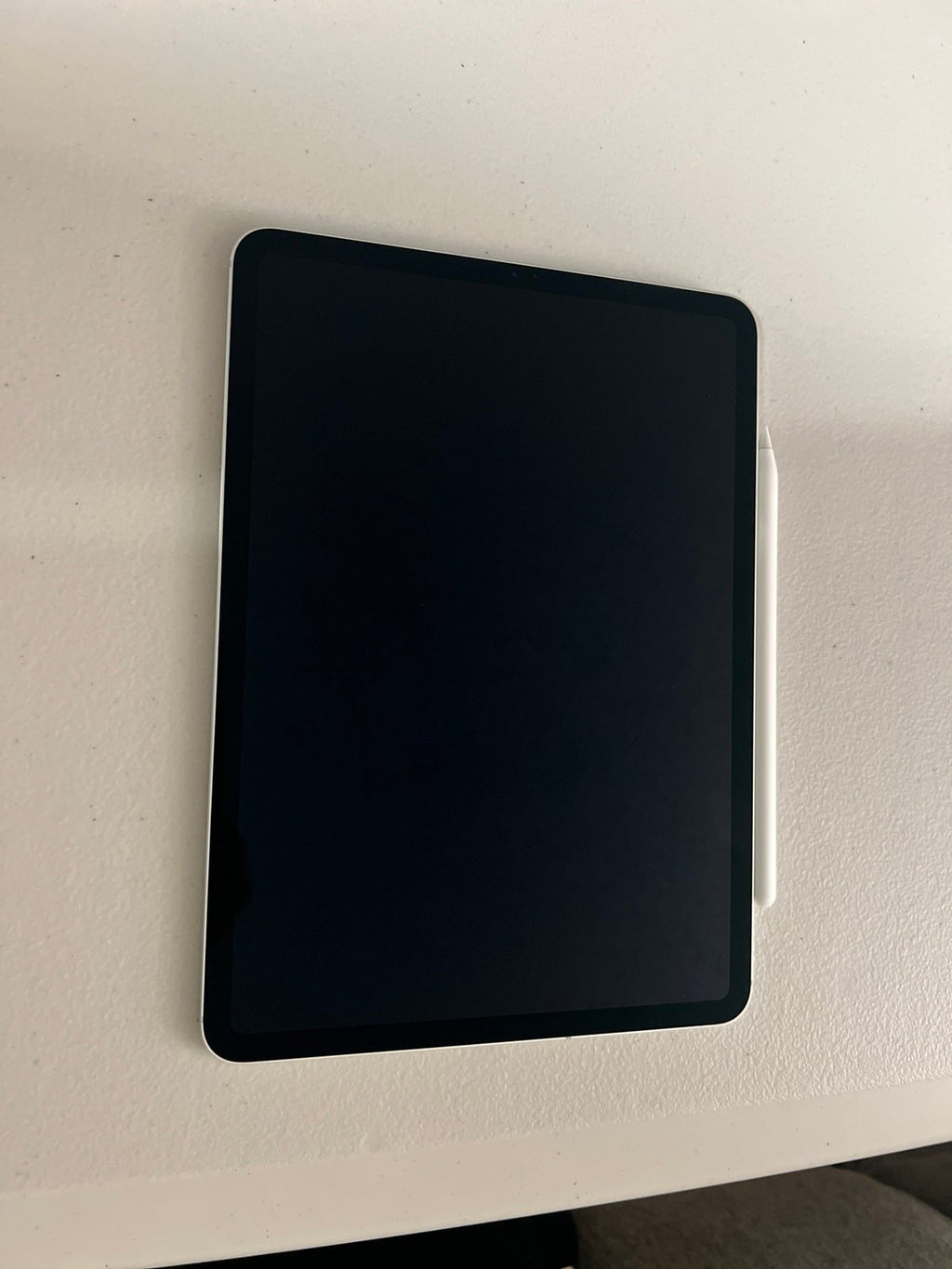 Apple iPad Pro 2nd Generation 128 GB in Silver 11-inch Celluar (Unlocked) 8J57