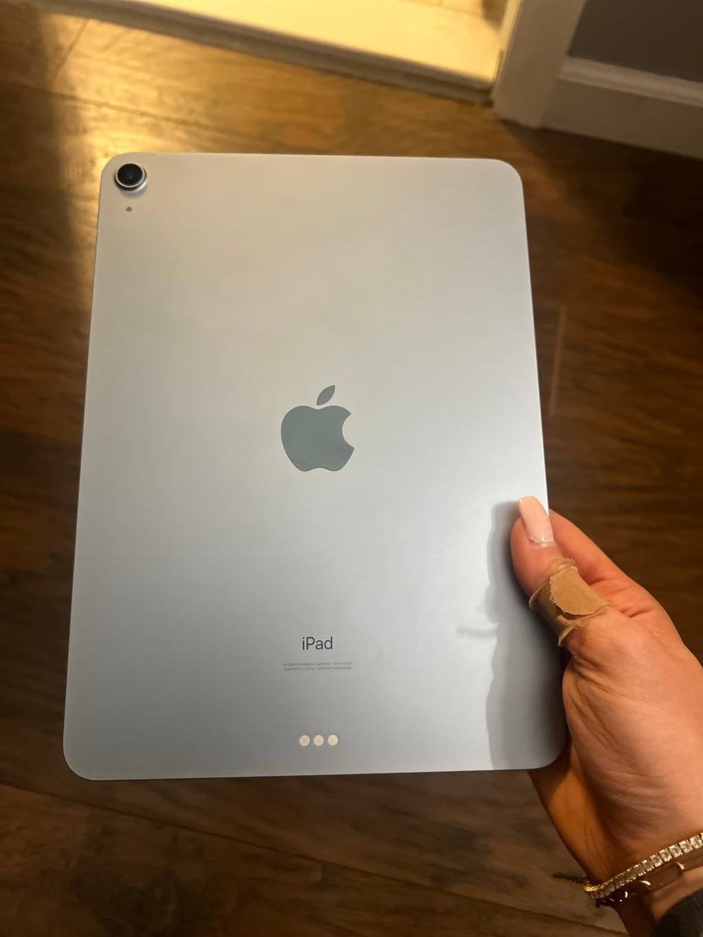 Apple iPad Air 4th Generation 64 GB in Sky Blue 5X86