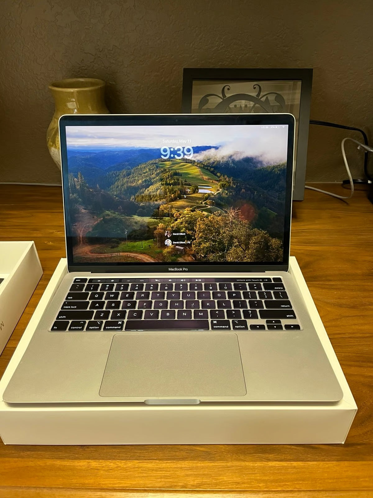 2020 Apple MacBook Pro 13 inch 250GB 2M88