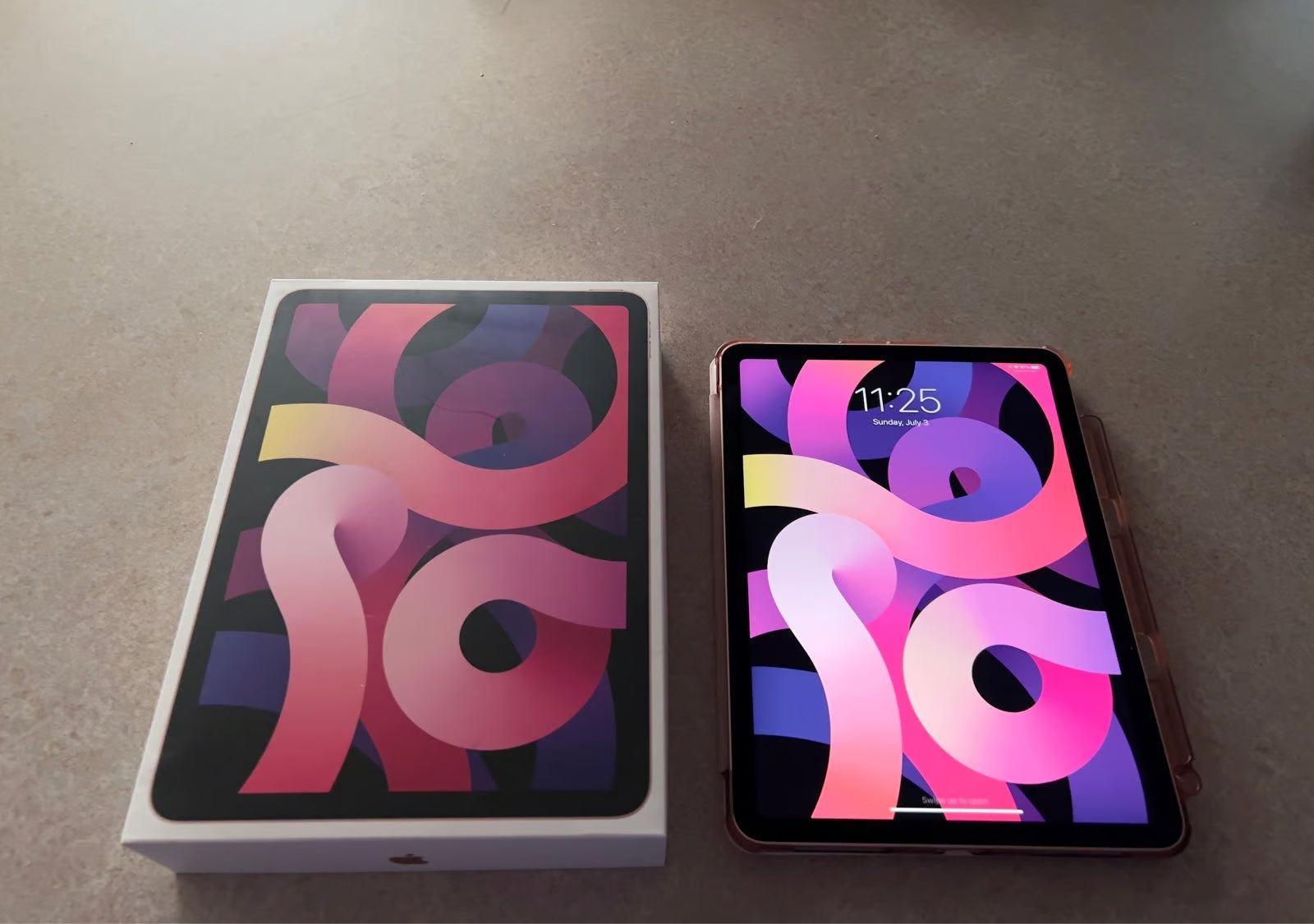 Apple iPad Air 4th Generation 64 GB in Sky Blue 8A99